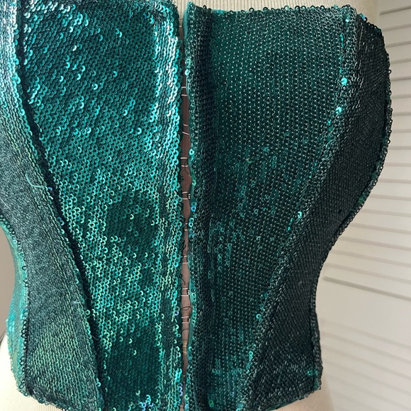 White fox Corset - Picture 2 of 4